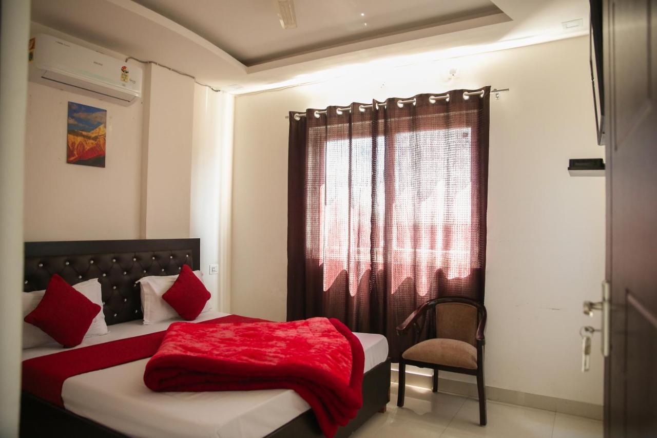 Hotel Satya Dehradun Luaran gambar