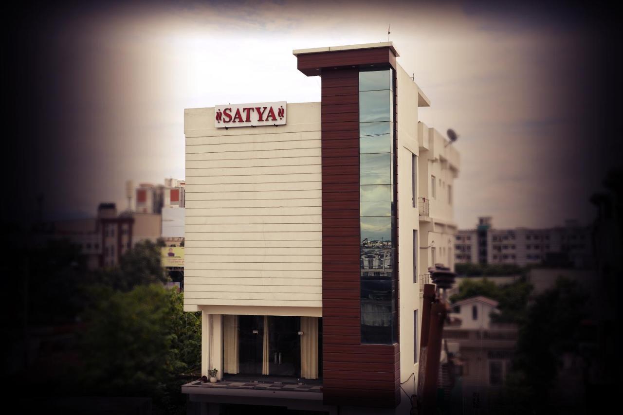 Hotel Satya Dehradun Luaran gambar