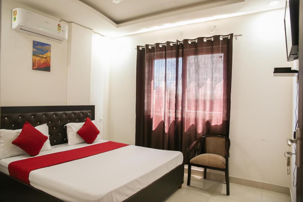 Hotel Satya Dehradun Luaran gambar