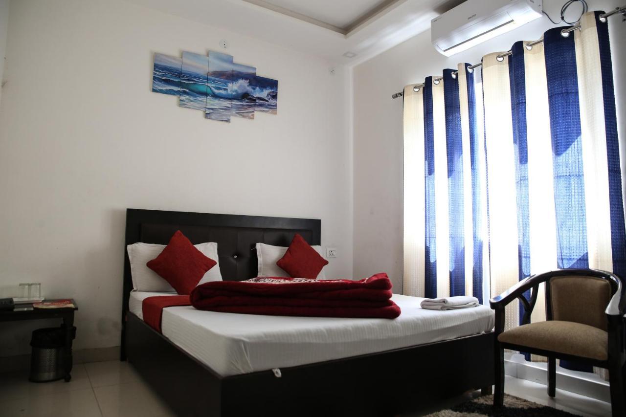 Hotel Satya Dehradun Luaran gambar