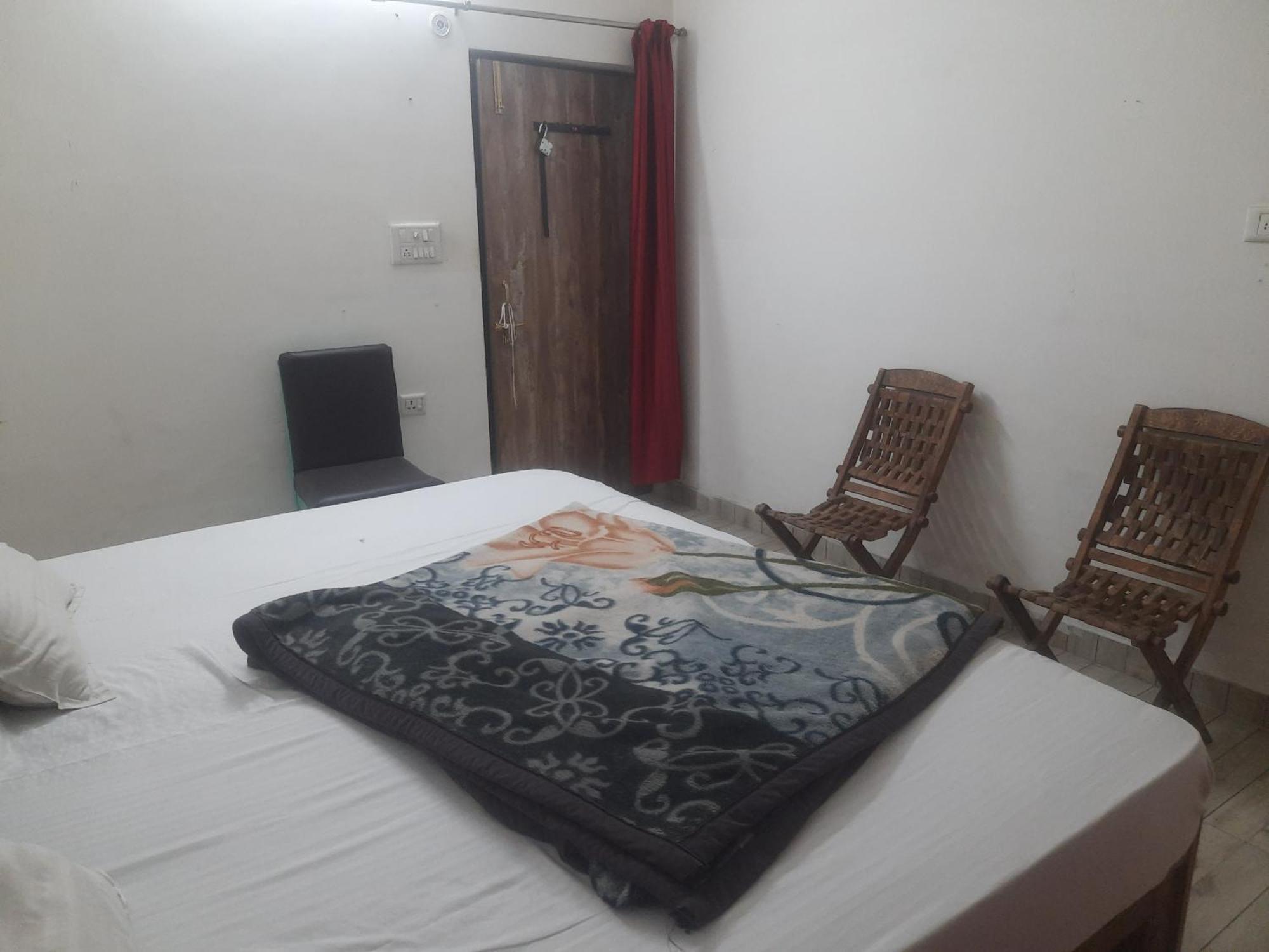 Hotel Satya Dehradun Luaran gambar